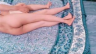 गर्लफ्रेंड घर लाए पहली बार क्यूट बेडरूम चुदाई डैडी वाइब्स!