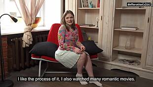 क्यूट वर्जिन रीटा ट्यूलिपन्स पहला नंगा रिवील