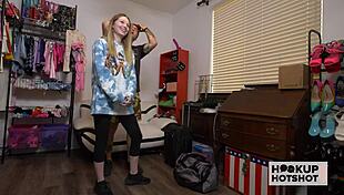 Stunning Slut Ailee Anne Craves Bryan Gozzling's Sloppy Fuck