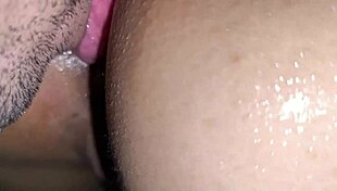 सौतेला बेटा सौतेली मां की मोटी गांड लालची नजरों से घूरता