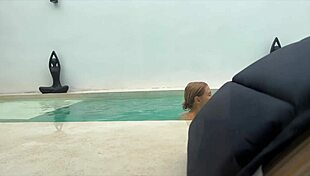 Being the poolboy means pounding cute bikini teens doggystyle by the pool 😏💦🌊