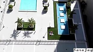 सारा जे की कर्वी मिल्फ बॉडी कांपती क्लोज़-अप जीभ बड़े चूचों चूत चोदकर स्क्वर्टिंग ऑर्गेज़्म