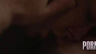 hace mucho calor, mi milf latina petite me seduce con sus tetas naturales y me hace un creampie