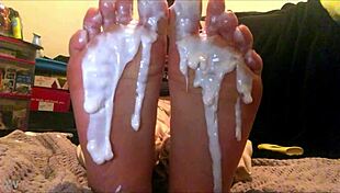 18 year old latina teen toes creamed during webcam foot worship