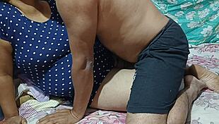 रियल देसी भाभी घरेलू ककूत चुदाई में जोरदार सिसकारियां लेती