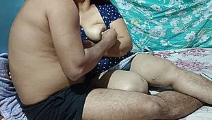 रियल देसी भाभी घरेलू ककूत चुदाई में जोरदार सिसकारियां लेती