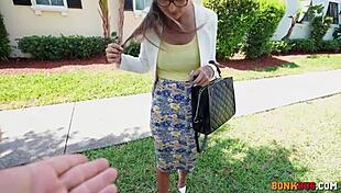 hey mandy rhea, that milf selling her soaked panties got me riding wild 😏🔥