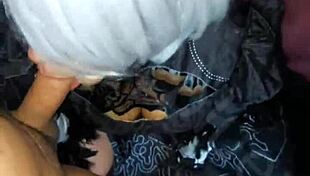 mexicana otaku cosplayea de 2b y chupa verga post convención