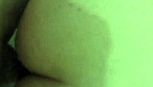 TRAVESTI TATUADA FODE LOIRINHO GOSTOSO IN BEDROOM CROSSDRESSING FUN