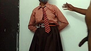 “इंडियन स्कूलगर्ल 18+ क्लास बाद बॉयफ्रेंड संग हॉट चुदाई चुराने निकल पड़ी!”