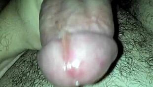 i can't stop watching this hot solo masturbation vid over and over...